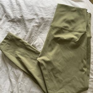 Wunder Train High-Rise Crop 23"